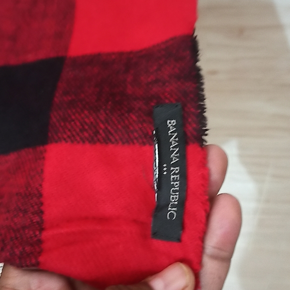 Banana Republic sold - Picture 3 of 3